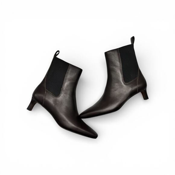 Madewell Shoes - NWOB Madewell The Dimes Chelsea Boots Dark Carob Brown Leather Size 9